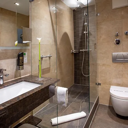 فندق Tiptop Burgschmiet Garni 3*