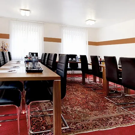 Tiptop Burgschmiet Garni Hotel 3*