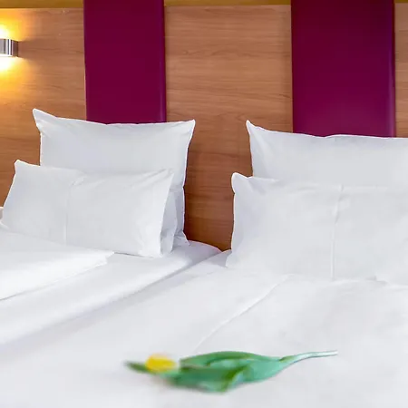 Tiptop Burgschmiet Garni 3* Núremberg