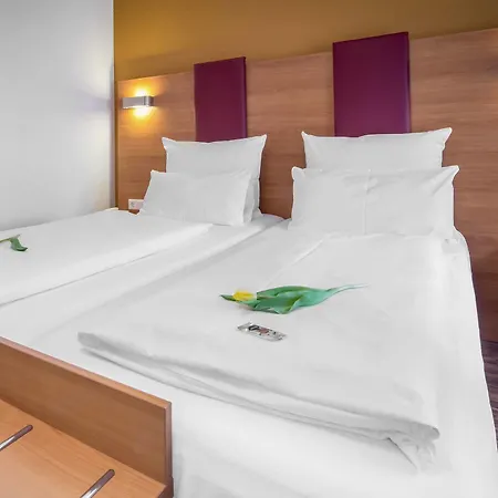 Tiptop Burgschmiet Garni Hotel