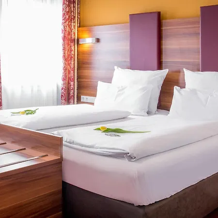 Tiptop Burgschmiet Garni 3* Núremberg