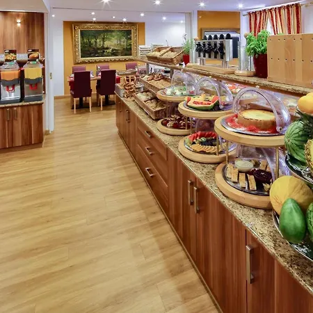 Tiptop Burgschmiet Garni Hotel