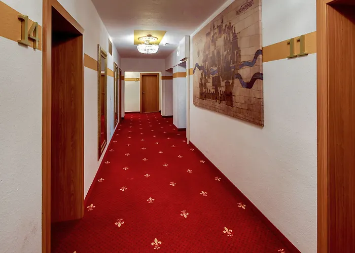Tiptop Burgschmiet Garni Szálloda
