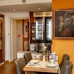 Szálloda Tiptop Burgschmiet Garni
