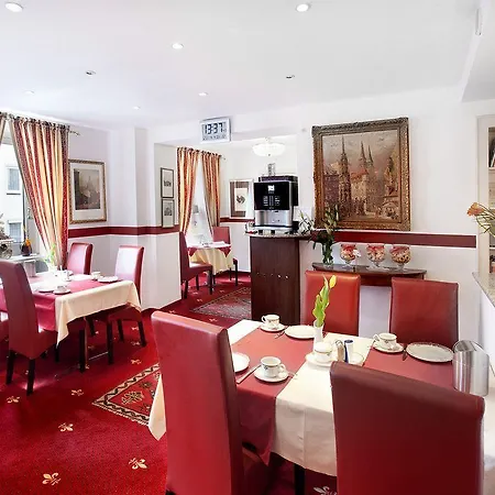 Tiptop Burgschmiet Garni 3* Norimberk