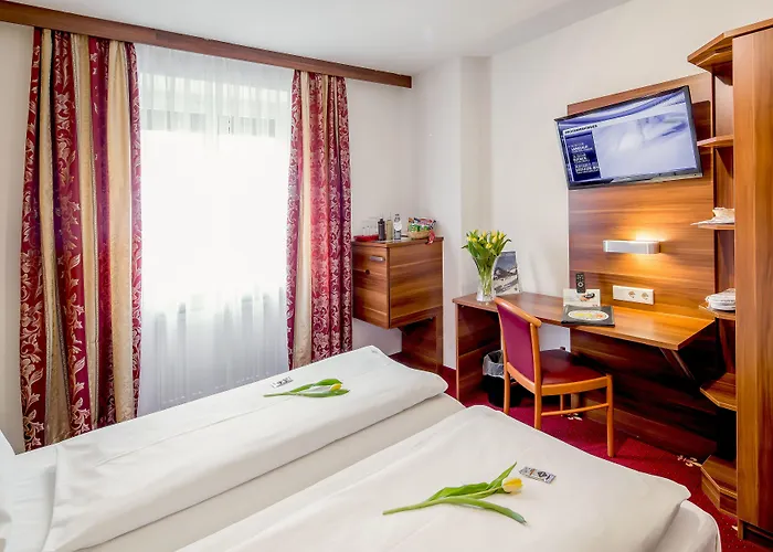 Tiptop Burgschmiet Garni Hotel