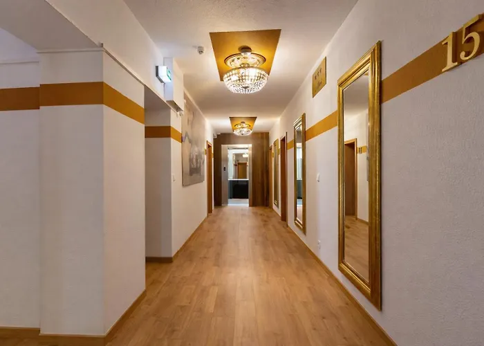 Tiptop Burgschmiet Garni 3*