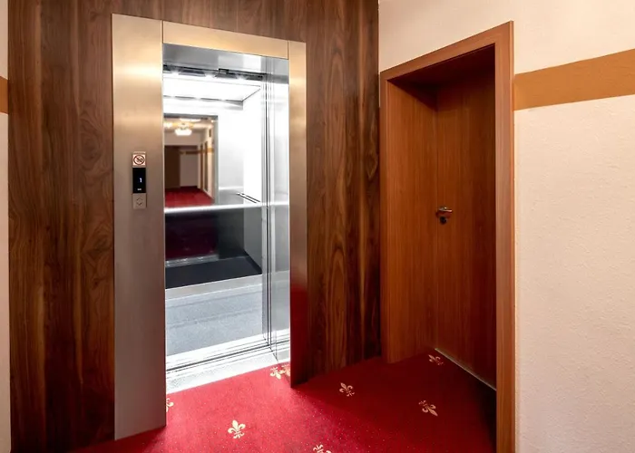 Tiptop Burgschmiet Garni 3* Νυρεμβέργη